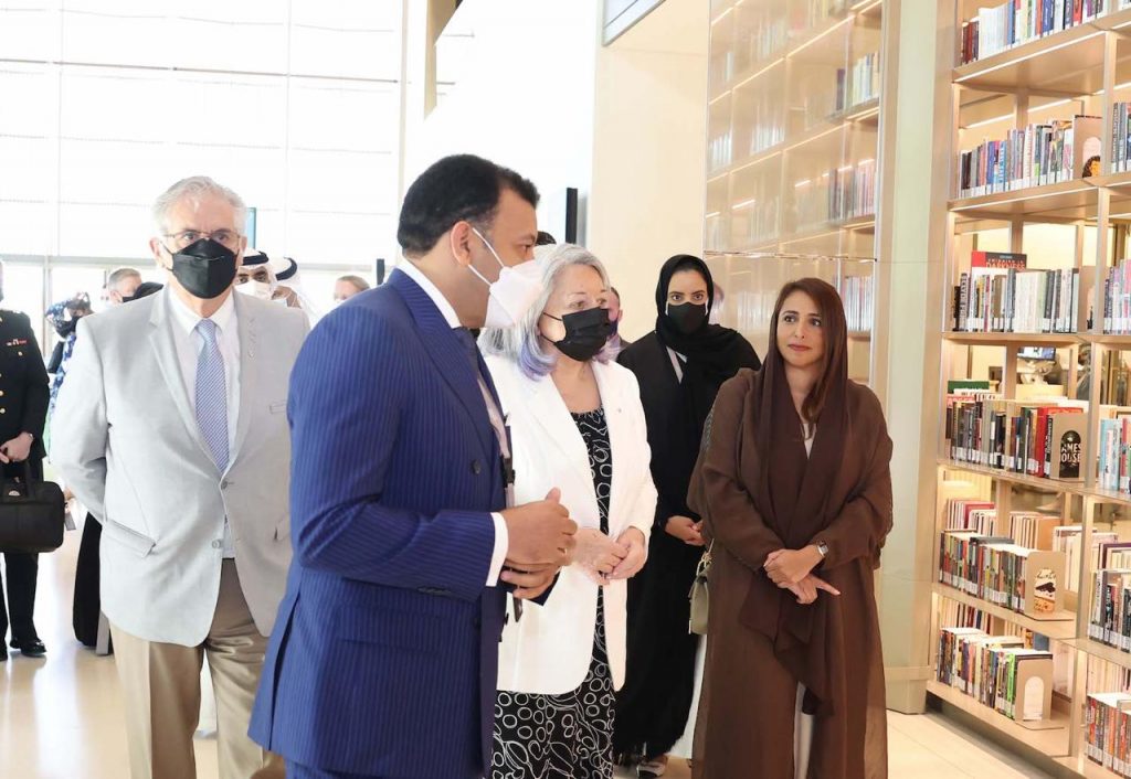 بدور القاسمي تلتقي الحاكم العام الكندي وتبحث معها سبل التعاون في المجال الثقافي