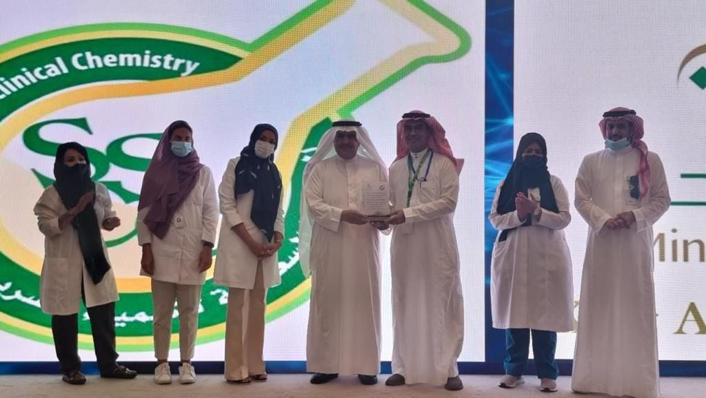 ضمن مؤتمر شارك به نخبة من المتخصصين مستشفى الملك عبد العزيز يحتفل باليوم العالمي للمختبرات و بنوك الدم
