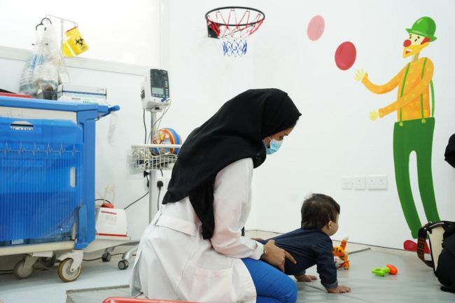 أكثر من15 ألف طفل مستفيد من خدمات العلاج الطبيعي بمستشفى العزيزية للأطفال