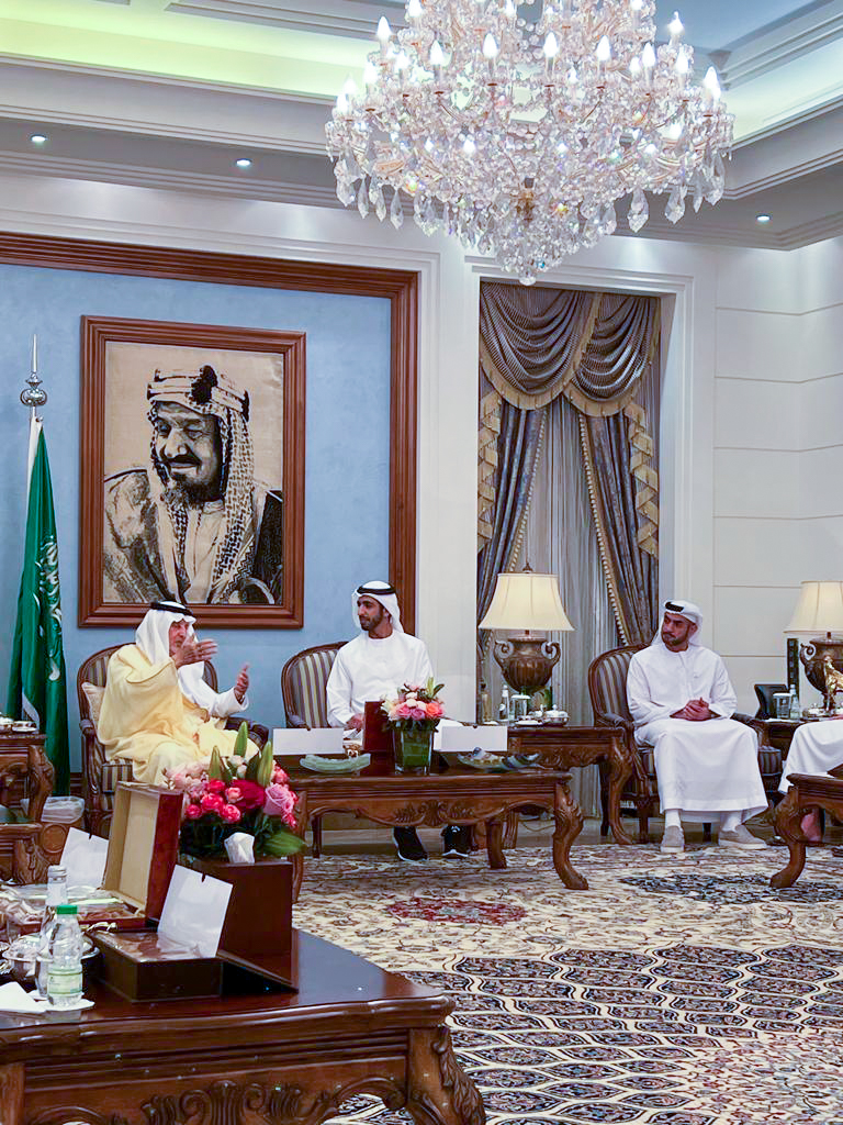 أمير منطقة مكة المكرمة يستقبل وزير الدولة في وزارة الخارجية والتعاون الدولي بدولة الإمارات العربية المتحدة
