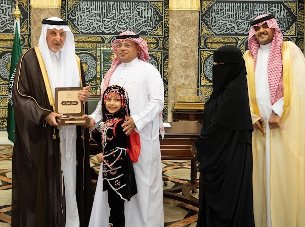 سمو أمير منطقة مكة المكرمة يسلّم الدفعة الثانية لــ 100 أسرة من سكان الأحياء العشوائية منازلهم الجديدة