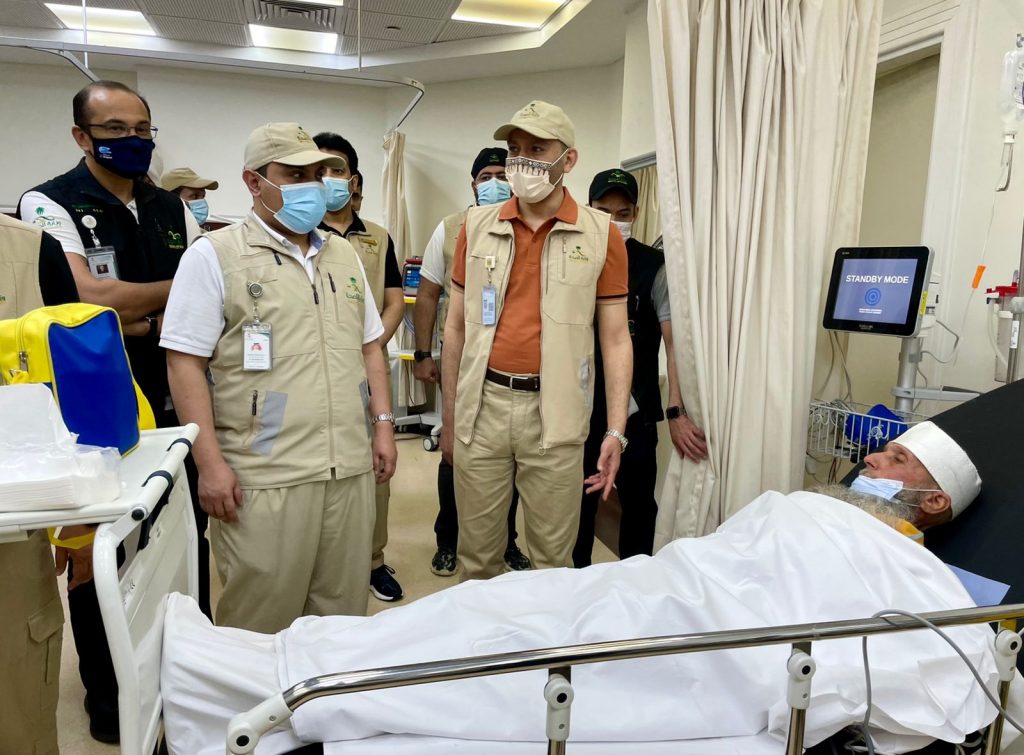 مطير يتفقد سير العمل بالمنشآت الصحية بمركزية مكة المكرمة