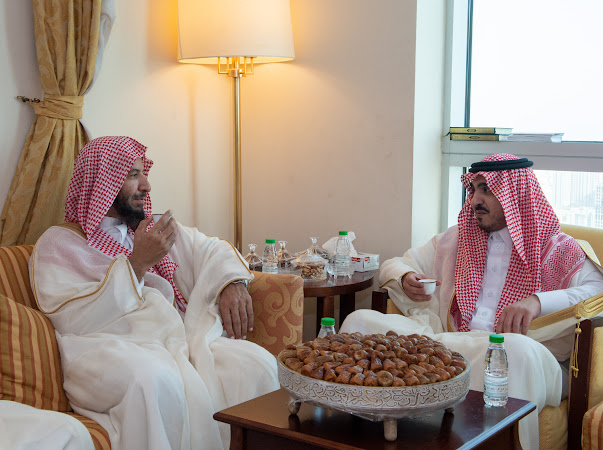 نائب أمير منطقة مكة المكرمة يزور يزور عدداً من اصحاب الفضيلة العلماء والمشايخ