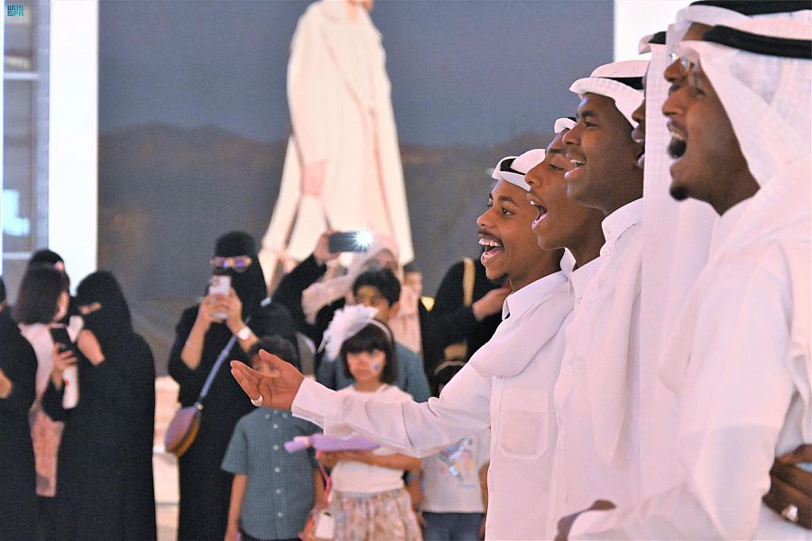 أمانة تبوك تواصل إحتفالات العيد