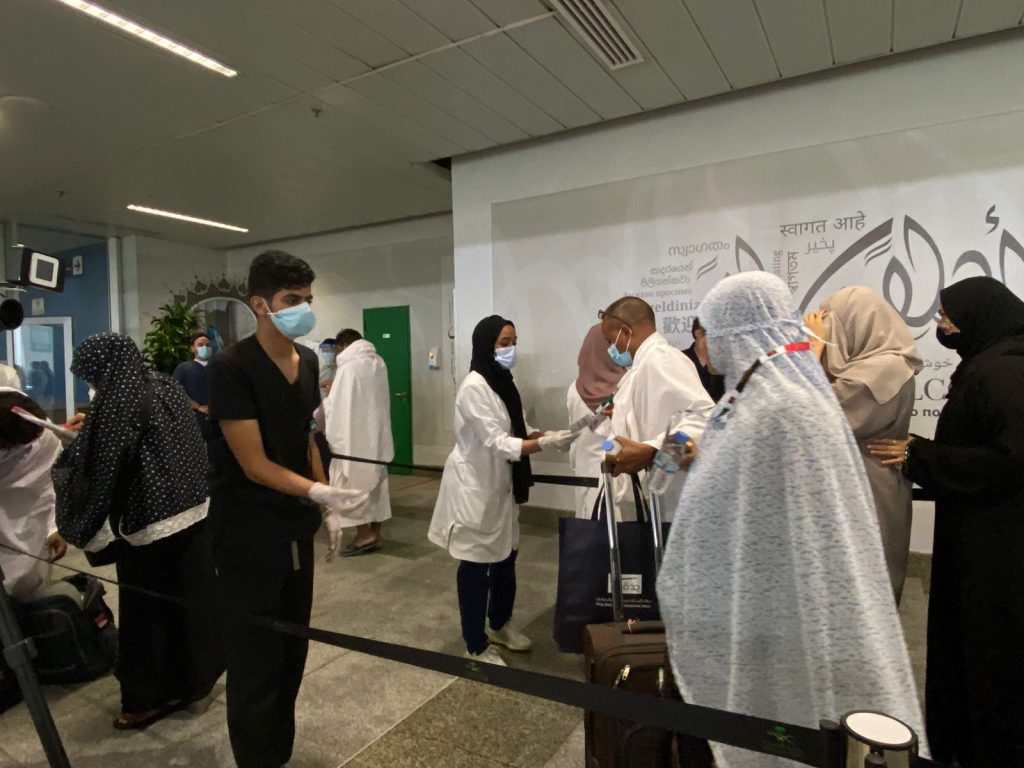 الصحة في جدة تستقبل أول رحلة لحجاج الخارج