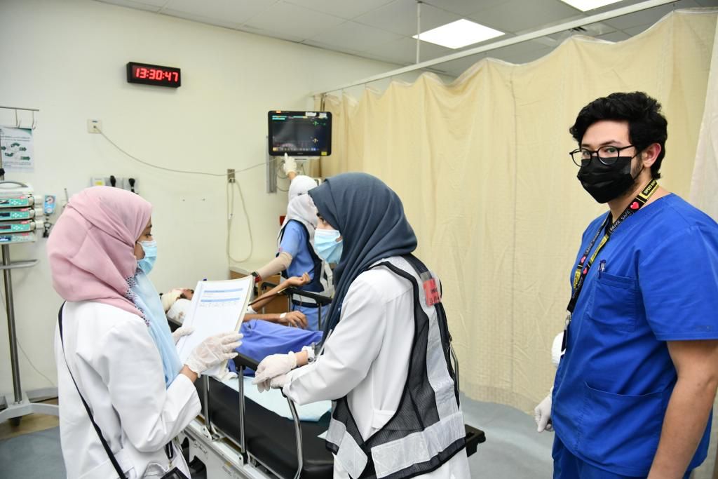 استعداداً لموسم الحج و قياس جاهزية المنشآت الصحية ..صحة جدة تنفذ تجربة فرضية لحادث مروري نتج عنه إصابات