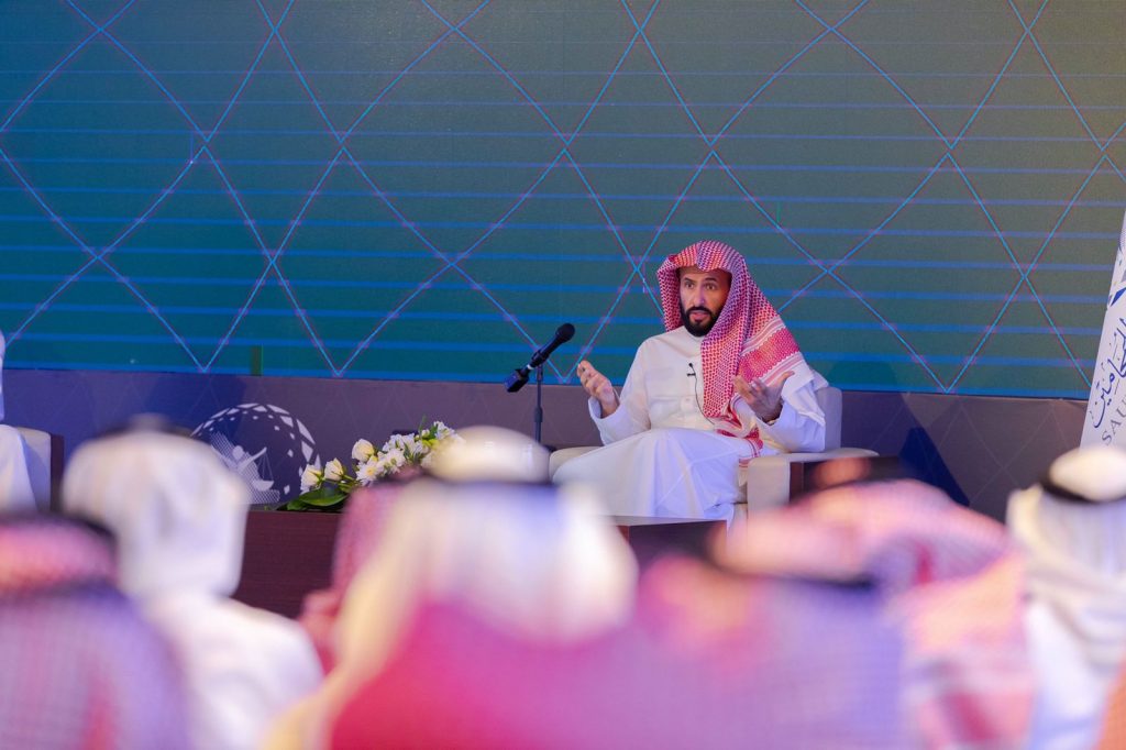 كشف عن إطلاق مركز خدمات المحامين وزير العدل: مرحلة التطوير ورفع الكفاءة لكامل المنظومة العدلية لابد أن تقوم على أسس أهمها الجوانب المهنية