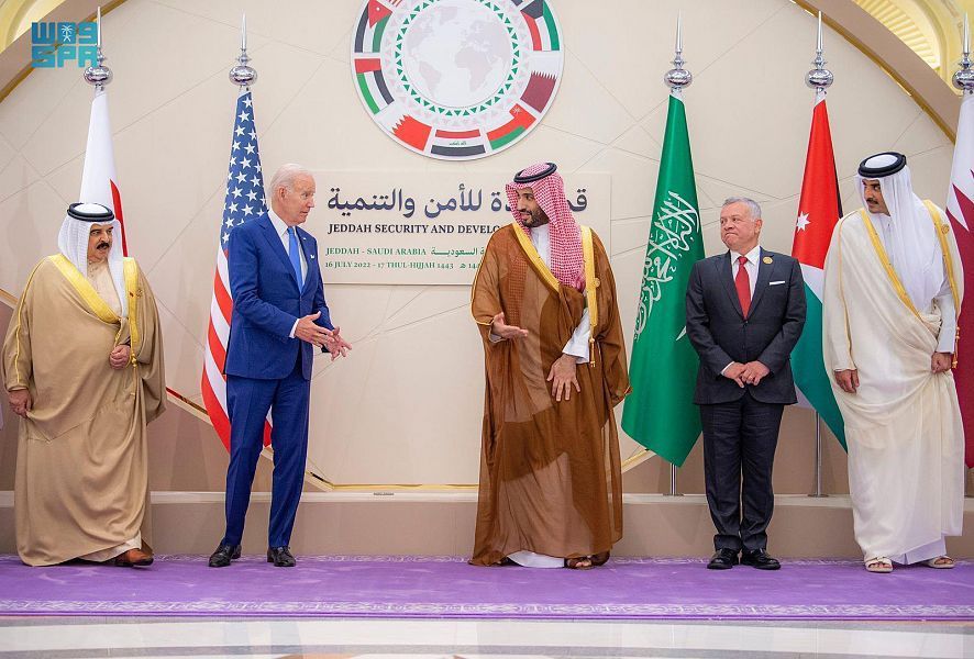 نيابة عن خادم الحرمين الشريفين.. سمو ولي العهد يستقبل أصحاب الجلالة والفخامة والدولة والسمو قادة ورؤساء وفود الدول المشاركة في “قمة جدة للأمن والتنمية”