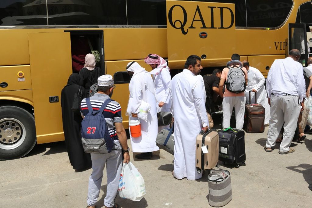 ٨٣ كفيفاً وكفيفة يؤدون مناسك الحج هذا العام:
