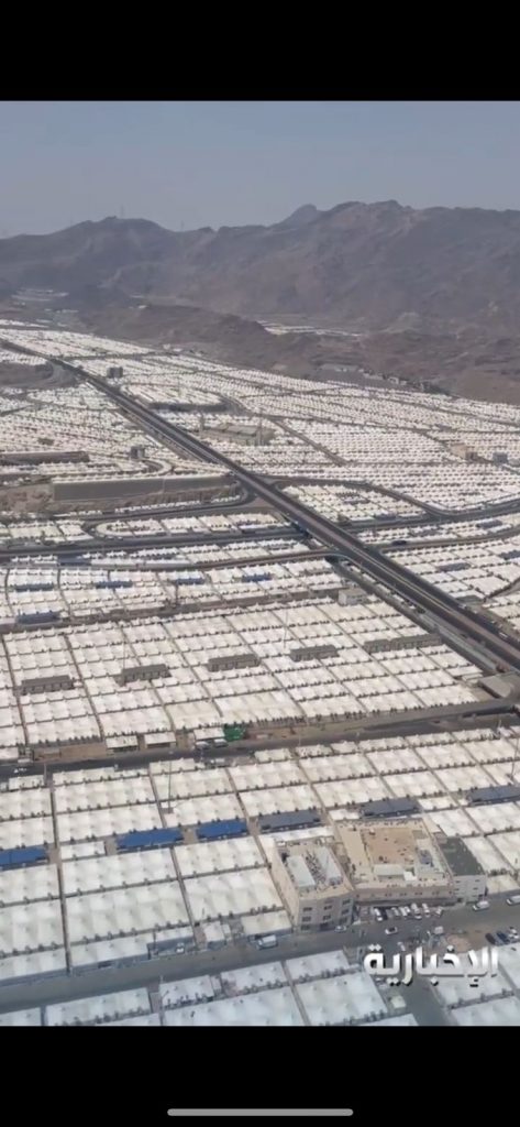 وسط منظومة متكاملة من الخدمات… ضيوف الرحمن يقضون يوم التروية بمشعر منى