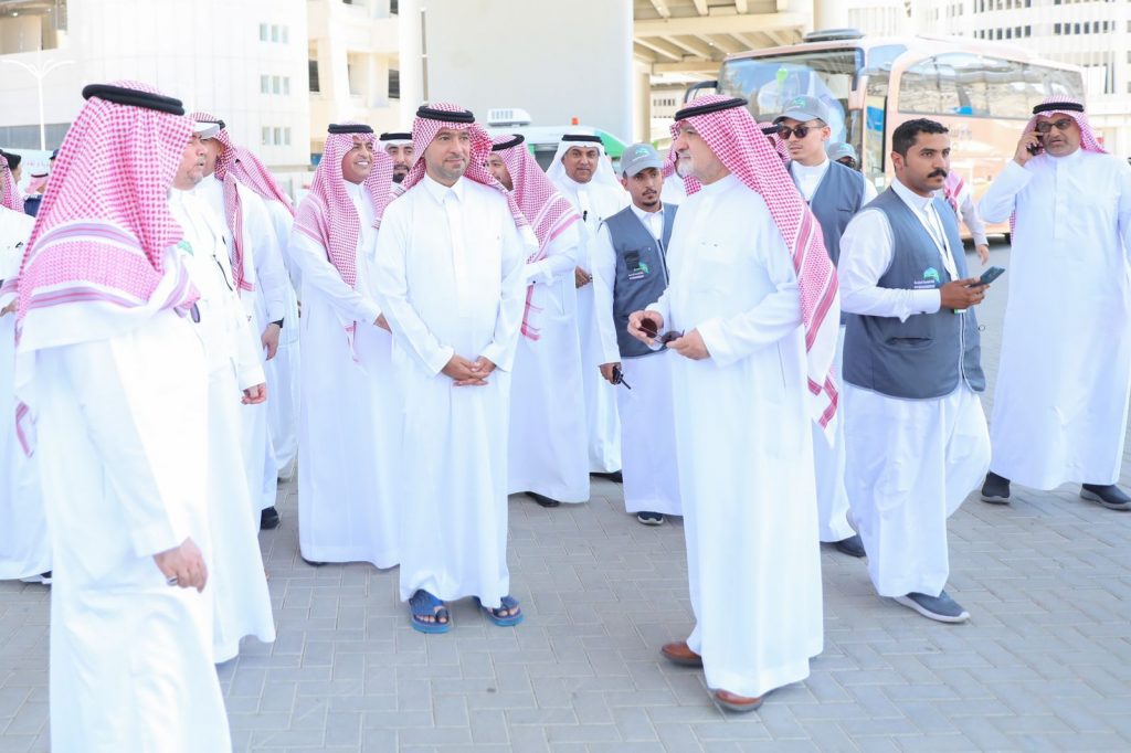 أمين العاصمة المقدسة يجتمع برؤساء مراكز الخدمات في المشاعر المقدسة