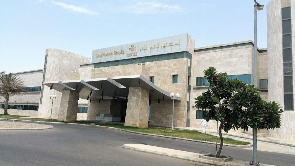 إنقاذ مصاب بكسر مضاعف وتهتك بالعضلات والأنسجة الرخوة بالساعد واليد اليسرى من البتر بمستشفى أملج