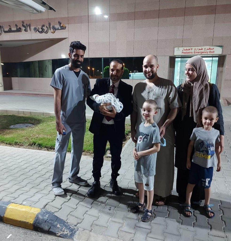 إنقاذ حياة طفل خديج لحاجة ألمانية بولادة مكة