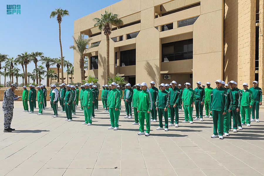 كلية الملك فهد الأمنية تستقبل الطلبة المستجدين الملتحقين بدورة بكالوريوس العلوم الأمنية الـ (66) من حملة الثانوية العامة