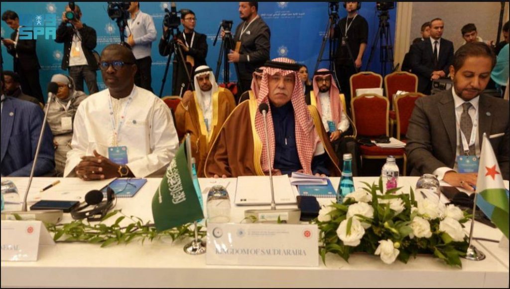 وزيرُ الإعلام المكلَّف يعقدُ اجتماعاتٍ مع الأمين العام لمنظمة التعاون الإسلامي وستة من وزراء ومسؤولي الإعلام في الدول الأعضاء خلال مشاركته في المؤتمر الإسلامي لوزراء الإعلام
