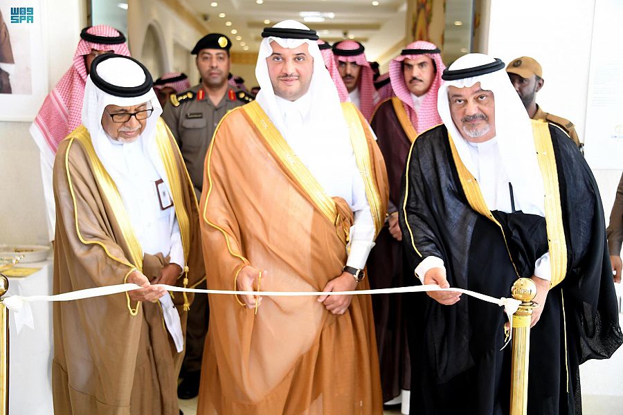 سموُّ محافظ الأحساء يفتتح معرض الآثار والتراث ( كنت هنا )