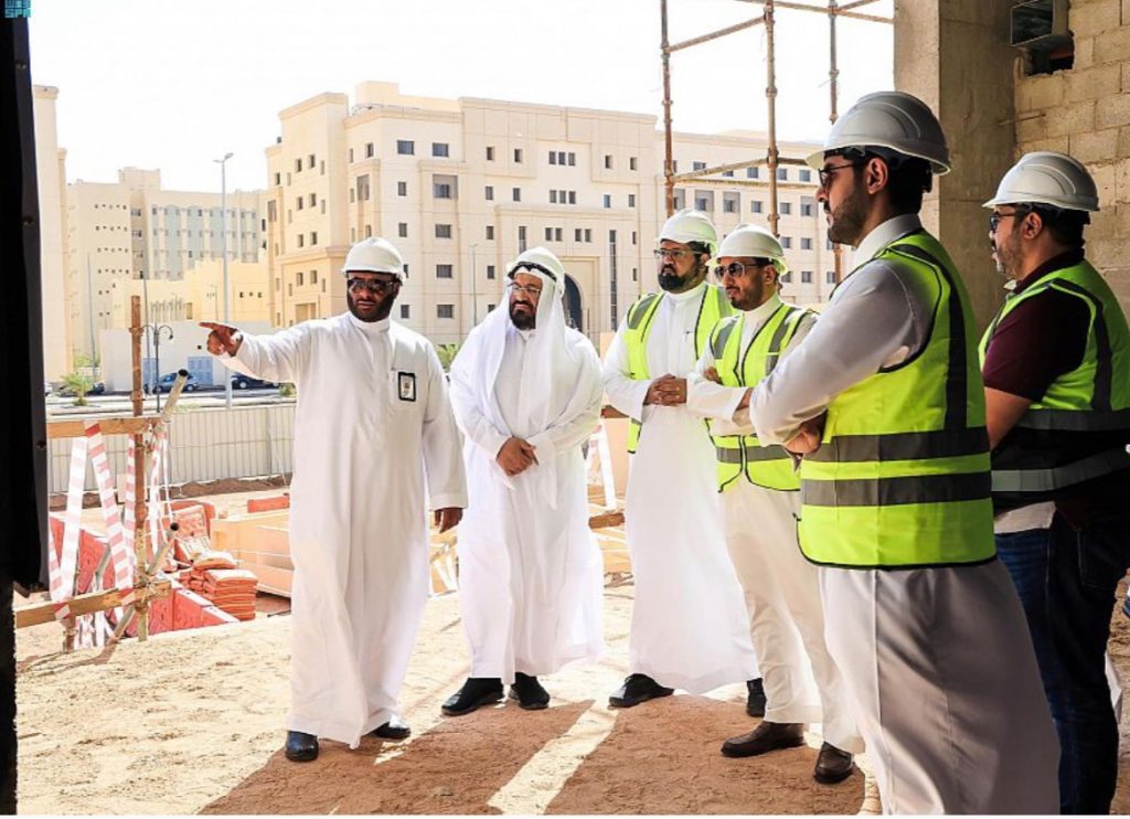 رئيس الجامعة الإسلامية بالمدينة المنورة يتفقد مشروع مبنى معهد تعليم اللغة العربية