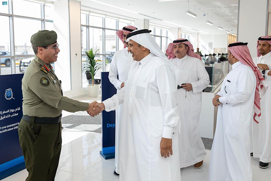رئيس الهيئة العامة للنقل المكلف يتفقد خدمات النقل المخصصة لمشجعي كأس العالم قطر 2022