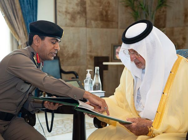 أمير مكة يستقبل مدير شرطة المنطقة 