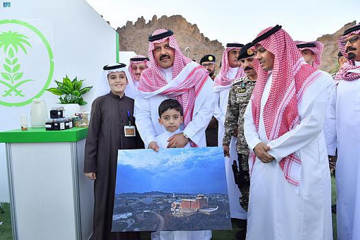 سمو أمير منطقة حائل يدشن فعاليات مهرجان العسل في نسخته الثانية