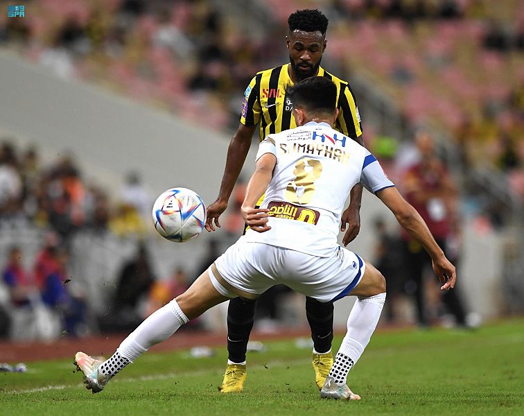 الاتحاد يتفوَّقُ على التعاون بثلاثية في دوري روشن
