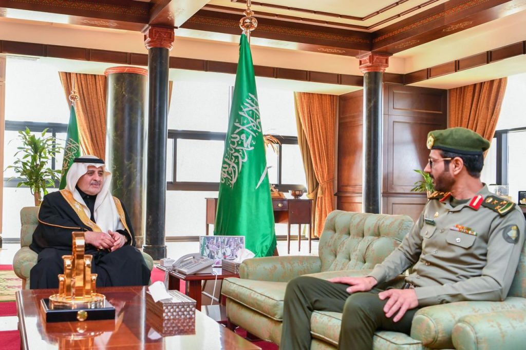 سمو أمير تبوك يستقبل مدير جوازات المنطقة