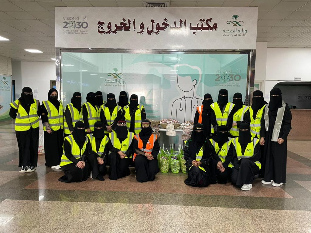 جمعية تبوك للعمل التطوعي تشارك المرضى والكادر الطبي يوم التأسيس في مستشفيات تبوك