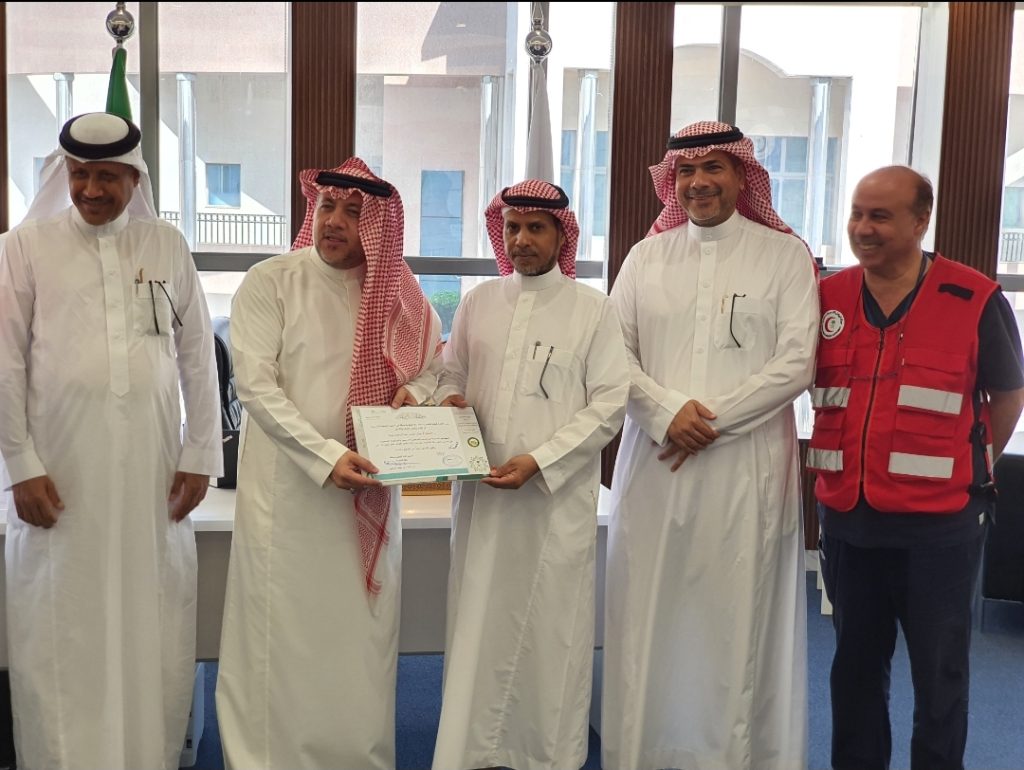 اختتام برنامج سفير الحياة للإسعافات الأولية للمرشدين والمرشدات الصحيين في المدارس