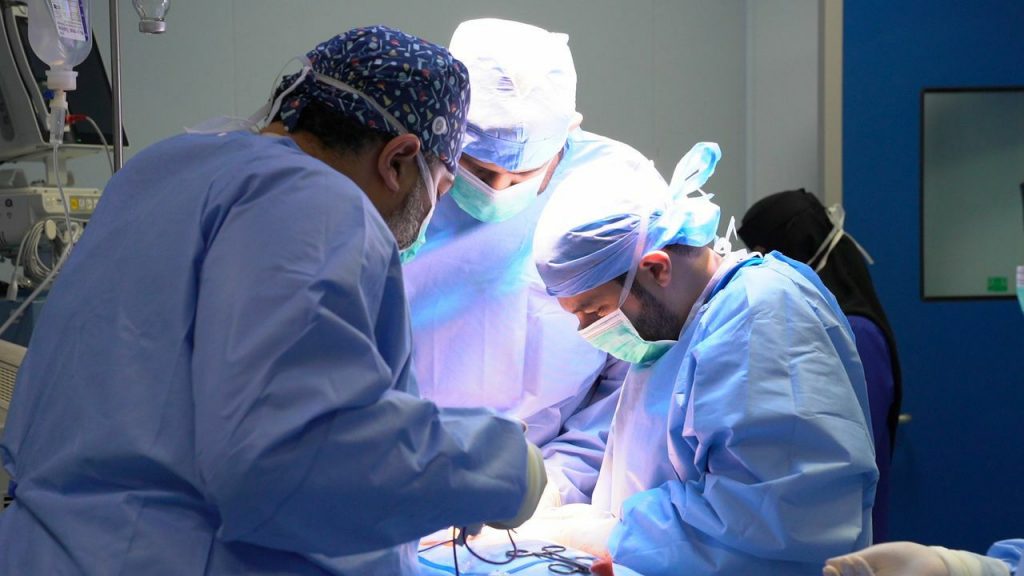 استئصال ورم نادر يزن 2.5 كيلو بالجوف