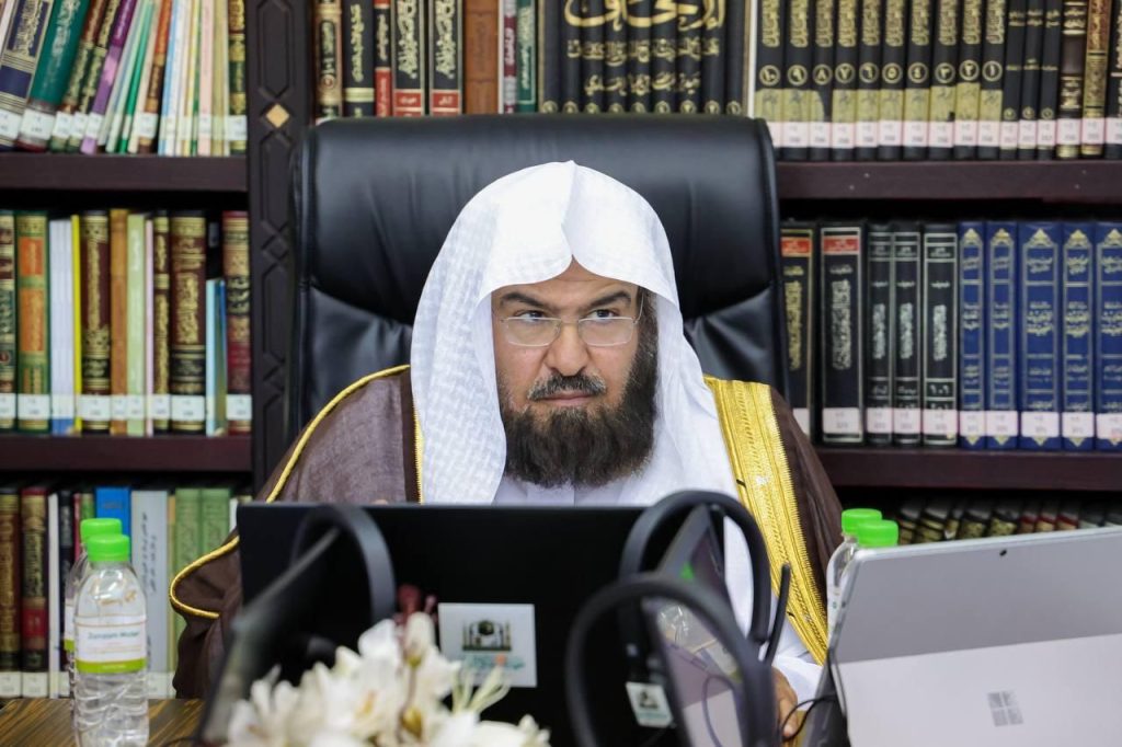 الرئيس العام لشؤون الحرمين يطّلع على معرض أدوات استبدال الكسوة