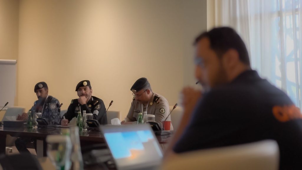 نظم فرع هيئة الهلال الاحمر السعودي بمنطقة تبوك دورة تدريبية بعنوان التعامل الآمن مع الطائرات العامودية