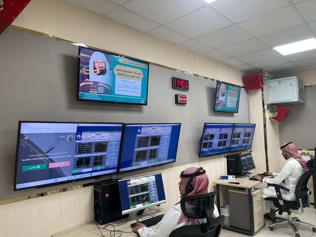 وكالة اللغات والترجمة تنهي استعداداتها لنقل درس معالي الشيخ السديس “تفسير آيات الصيام”