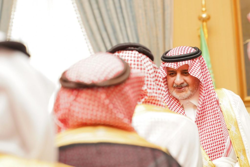 سمو أمير منطقة تبوك يستقبل المهنئين بعيد الفطر المبارك
