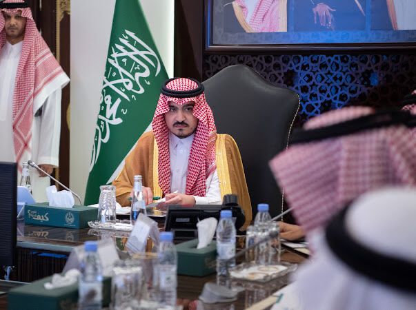 سمو نائب أمير مكة يترأس اجتماع اوقاف جامعة جدة