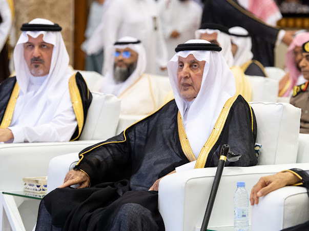 سمو أمير منطقة مكة المكرمة يكرم الفائزين بجائزة سموه للغة القرآن الكريم