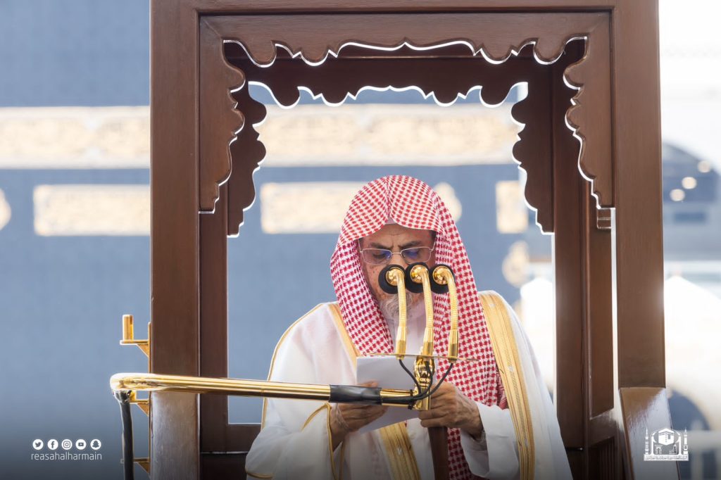 معالي الشيخ بن حميد: الخوضُ في أحكام الأسرة ، وشؤون البيوت ، والحديثُ عن العلاقات الزوجية بغير علم يفسد الأسر ، ويُشعل الفتن