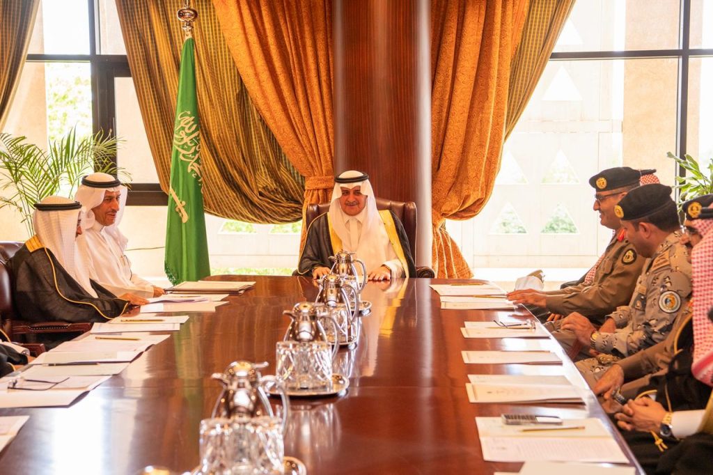 أمير تبوك يترأس اجتماع لجنة الحج بالمنطقة