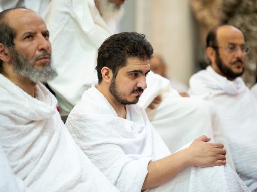 سمو نائب أمير منطقة مكة المكرمة يصل مسجد نمره
