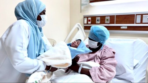 عبدالرحمن أول مواليد الحج لهذا العام من الجنسية النيجرية