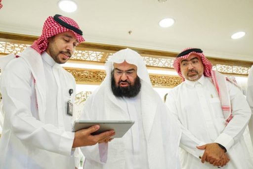 “السديس” يدشن فيلم صفة العمرة المترجم بخمس لغات