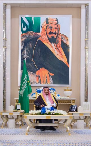 أمام خادم الحرمين الشريفين.. السفراء المعينون حديثاً لدى عدد من الدول الشقيقة والصديقة يؤدون القسم