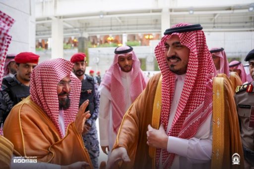 نائب أمير مكة المكرمة يزور المسجد الحرام