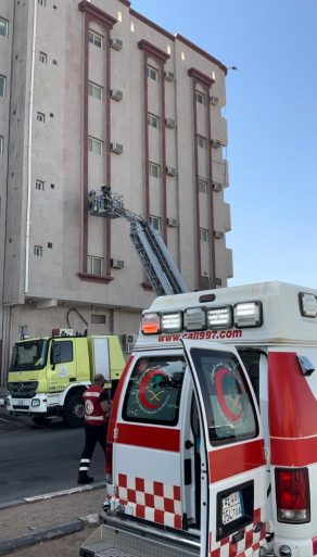 هيئة الهلال الأحمر السعودي بمنطقة تبوك تنفذ فرضية حريق داخل مبنى