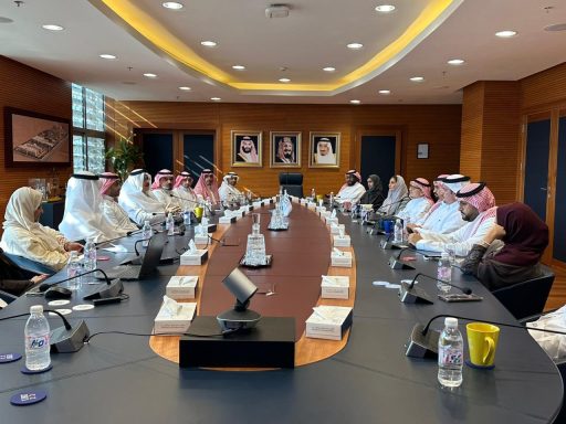 اللجنة الوطنية للجان العمالية تبحث سبل التعاون المشترك مع جامعة الأعمال وتشيد بإسهاماتها