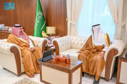 أمير حائل يستقبل مدير ميدان الفروسية بالمنطقة