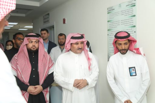 محافظ الكامل يدشن معرض رفع الوعي بالتحول الصحي لمنسوبي تجمع مكة المكرمة الصحي بمستشفى الكامل العام