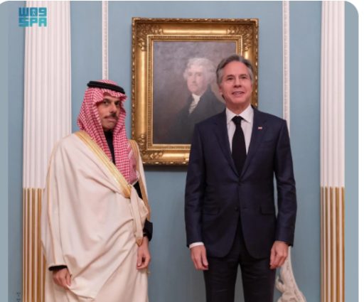 سمو وزير الخارجية يلتقي وزير الخارجية الأمريكي