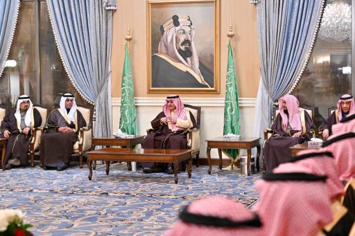 أمير منطقة تبوك يستقبل المواطنين في اللقاء الأسبوعي