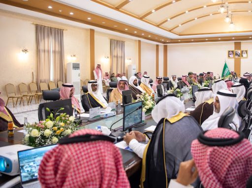 نائب أمير مكة يصل محافظة اضم ويترأس اجتماع المجلس المحلي للمحافظة