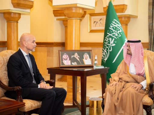 نائب امير مكة يستقبل القنصل الفرنسي